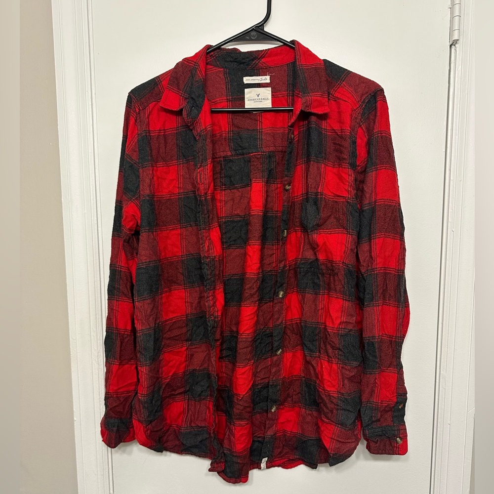 NWOT American Eagle Outfitters Red and Black Womens Checkered Shirt